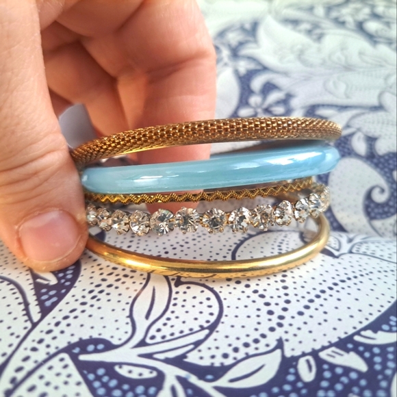 Set of 5 gold and blue tone bracelets - Picture 6 of 11